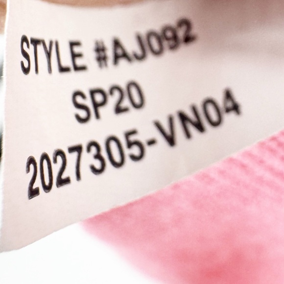 ✅ J. Crew Pink Textured V-Neck Blouse IN PINK SIZE X-LARGE - Picture 3 of 8